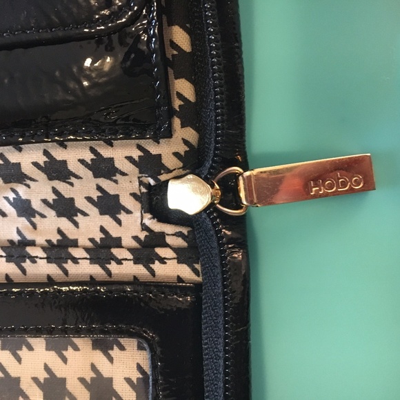 Black HOBO International wallet - Picture 2 of 4